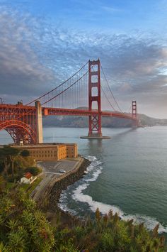 the golden gate bridge in san francisco, california