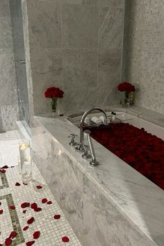 Rose Bath Aesthetic, Rich Wife Lifestyle, Manifest Book, Classy Fashion Chic, Girly Bathroom, Bath Aesthetic, Romantic Date Night, Photo Recreation, Rose Bath