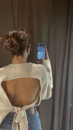 buns hairstyles Sunday Ideas, Spiegel Selfie, Italian Summer Outfits, Kaia Gerber, 가을 패션, Casual Style Outfits, Mode Inspiration, Teen Fashion Outfits