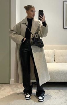 Vinter Mode Outfits, Mantel Outfit, Nyc Winter Outfits, Nyc Outfits, Stile Hijab, New York Outfits, Mode Zara, Winter Fashion Outfits Casual, Cold Outfits