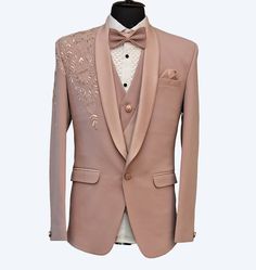 Peach party wear suit set of 6 pieces includes jacket with work as shown in image , a vest /waistcoat , pant, pocket square , neck tie and a white plain shirt (shirt not as shown) to catch the eyeballs in event.  *𝐓𝐞𝐱𝐭 𝐦𝐞 𝐢𝐧 𝐭𝐡𝐞 𝐦𝐞𝐬𝐬𝐚𝐠𝐞 𝐬𝐞𝐜𝐭𝐢𝐨𝐧 𝐟𝐨𝐫 𝐚𝐧𝐲 𝐪𝐮𝐞𝐫𝐲.  * Connect me if your chest is above 44 inches  * ■𝙁𝙖𝙗𝙧𝙞𝙘 :- premium terry rayon   📌𝙉𝙊𝙏𝙀:- ---------------  𝙋𝙊𝙎𝙎𝙄𝘽𝙄𝙇𝙄𝙏𝙔 𝙊𝙁 𝙇𝙄𝙏𝙏𝙇𝙀 𝘿𝙀𝙑𝙄𝘼𝙏𝙄𝙊𝙉 𝙄𝙉 𝘾𝙊𝙇𝙊𝙍 𝘿𝙐𝙀 𝙏 Unique Mens Wedding Suits, Peach Suit, Suit Prom, Groom Dress Men, Peach Party, Dress Men, Suit For Men, Dress Suits For Men, Vest Waistcoat