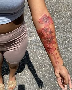 Girl Thigh Tattoos, Hand Tattoos For Girls, Pretty Hand Tattoos, Neck Tattoos Women, Tattoos For Black Skin, Red Ink Tattoos, Pretty Tattoos For Women, Dope Tattoos For Women