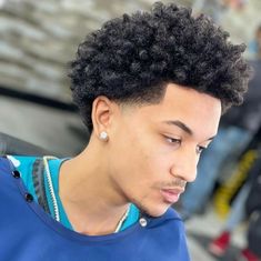 Lightskin Haircuts, Taper Fade Afro, Afro Hair Fade, Temp Fade Haircut, Fade Haircut Curly Hair, Low Taper Fade Haircut, Taper Fade Curly Hair, Low Taper Fade