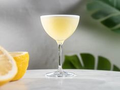 Lemon martini | Köket.se Lemon Martini, Tequila, Martini, Gin, Food And Drink, Lemon, Drinks, 10 Things, Pink