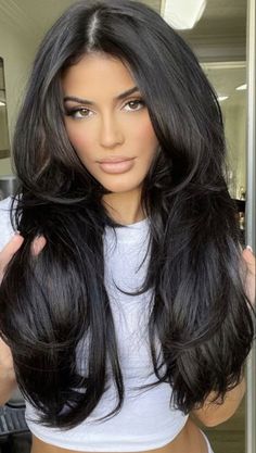 Brown Caramel Hair, Brunette Hair Styles, Dark Hair Hairstyles, Balayage For Dark Brown Hair, Brown Hair Dark Skin, Brown Hair Dark, Brown Hair Long, Rambut Brunette, Haircuts For Long Hair With Layers