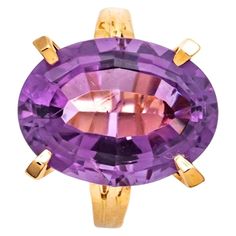 Discover this magnificent ring in 18-carat yellow gold, adorned with a splendid purple amethyst. This exceptional piece is the perfect complement to your outfit for any occasion. The oval-shaped amethyst gives this ring a timeless elegance. With a length of 1.6 cm (0.3937 inch), a width of 1.2 cm (0.4724 inch) and a height of 0.7 cm (0.2755 inch), this precious stone is showcased to remarkable effect. The 18-carat yellow gold used to create the body of the ring adds a touch of refinement and pre Bracelet Fred Force 10, Yellow Gold Amethyst Ring, Gold Amethyst Ring, Diamond Fashion Rings, Pearl Diamond, Diamond Fashion, Amethyst Stone, Amethyst Ring, Purple Amethyst