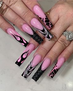 Paznokcie Hello Kitty, Long Press On Nails, Black Flame, Valentine Nail Art, Valentine Nails, Dope Nail Designs, Black Nail Designs, Black Nail, Nail Forms