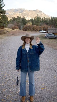 Western Hoodies, Traje Cowgirl, Country Girl Aesthetic, Cute Western Outfits, Ag Teacher, Cabin Vibes, Ouray Colorado, Western Wear Outfits