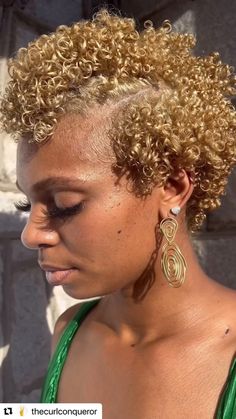 Blonde Tapered Haircut Black Women, Tapered Haircut Black, Tapered Fro, Chop Hairstyles, Messy Lob, Short Blonde Curly Hair, Deva Cut, Blonde Natural Hair, Ebony Hair