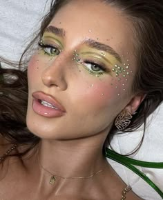 Sunshine Makeup, Gem Makeup, Halloweenský Makeup, Festival Make Up, Vibrant Makeup, Rhinestone Makeup, Crystal Makeup, Carnival Makeup, Rave Makeup