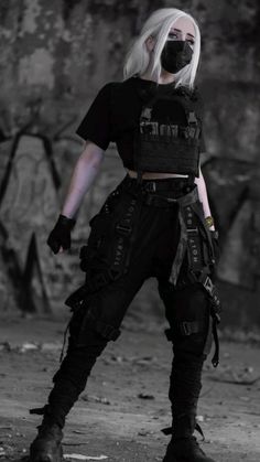 Tech Ninja Fashion, Bullet Proof Vest Outfit Women, Tech Wear Women, Scifi Cosplay, Techwear Warcore, Tech Wear Aesthetic, Cyberpunk Look, Techwear Ninja, Military Aesthetic