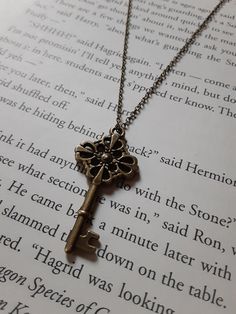 Beautiful antique skeleton key made into a pendant necklace. Comes on a lovely chain. Thanks for looking! Vintage Key Necklaces As Gift, Steampunk Jewelry With Keys For Gifts, Pendant Necklace Outfit, Key Necklace Vintage, Skeleton Key Necklace, Vintage Jewlery, Old Keys, Old Key, Pendant Necklace Simple