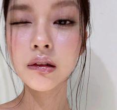 Doll Like Makeup Natural, Dewy Natural Makeup Look, Asian Makeup Looks Glam, 2000s Korean Makeup, Cool Makeup Looks, Ethereal Makeup