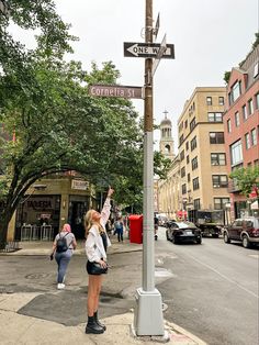 blonde girl in black dress and white button down pointing to Cornelia Street sign in New York City Ny Aesthetic Outfits, New York In Summer Aesthetic, Summer Aesthetic New York, Nyc Aesthetic Fall, New York Taylor Swift Aesthetic, Nyc Aesthetic Summer, Fun Things In Nyc, Fall Nyc Aesthetic, Summer City Aesthetic