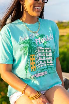 Experience the sunshine state with our 'Take Me To Florida' t-shirt! This shirt is perfect for any Florida adventure. Let this shirt be your guide as you explore the beaches, theme parks, and endless fun Florida has to offer. Green Short Sleeve T-shirt For Summer Adventures, Green Short-sleeved T-shirt For Summer Adventures, Green Crew Neck Tops For Summer Adventures, Green Crew Neck Top For Summer, Florida Adventures, Lilly Inspired, Long Sleeve Baseball Tee, Summer Bottoms, Beach Clothes