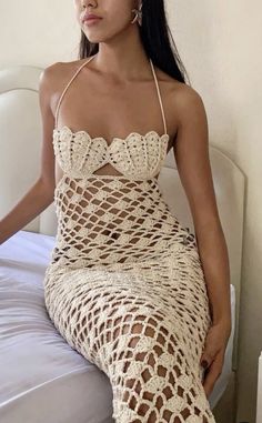 Crochet Beach Outfit Ideas, Summer Crochet Dress, Crochet Tank Tops, Crochet Beach Dress, Mode Crochet, Diy Vetement, Crochet Halter, Crochet Fashion Patterns, Estilo Preppy