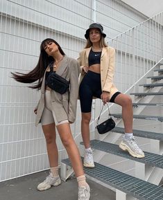 Stile Kylie Jenner, Highsnobiety Fashion, Kim Kardashian Outfits, Kardashian Outfit, Urban Outfitters Clothes, Yeezy 500, Chill Outfits, Looks Street Style, Outfit Women