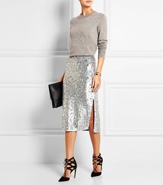 Burberry Sequined Tulle Pencil Skirt Metallic Skirt Outfit, Skirt And Heels, Silver Sequin Skirt, Fall Wedding Outfits, Silver Skirt, Camp Style, Sequin Outfit, Rock Outfit