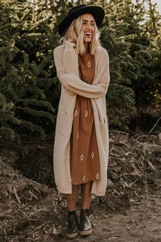 Church Outfits, Black Hat, Estilo Boho, Mode Vintage, Mode Inspiration, Fall Winter Outfits, Outfits Casuales, Modest Outfits, Dress Details