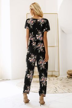 Brand Name:SIMPLEEMaterial:PolyesterType:JumpsuitsLength:Full LengthStyle:BohemianFit Type:LoosePattern Type:PrintDecoration:Lace UpModel Number:JU643Fabric Type:WovenItem Type:Jumpsuits & RompersGender:Women Bohemian Printed Jumpsuits And Rompers For Spring, Chic Floral Print Jumpsuit With Short Sleeves, Chic Short Sleeve Jumpsuits And Rompers With Floral Print, Bohemian Printed V-neck Jumpsuits And Rompers, Bohemian V-neck Jumpsuits And Rompers For Brunch, Casual Floral Print V-neck Jumpsuits And Rompers, Bohemian Fitted Floral Print Jumpsuits And Rompers, Bohemian Short Sleeve Jumpsuits And Rompers For Spring, Non-stretch Floral Jumpsuits And Rompers For Vacation