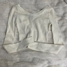 White Crop Sweater Top, In A Ribbed Material. Does Rise Up When You Put Your Hands Up. Size S, Fits Really Good. Never Worn Before. Cute For The Fall And Winter Season. Trendy White Crop Top For Fall, Forever 21 Stretch Crop Top For Spring, Trendy Forever 21 Cropped Top, Fitted Trendy Crop Top By Forever 21, Trendy White Ribbed Crop Top, Forever 21 Casual Long Sleeve Crop Top, Forever 21 Long Sleeve Crop Top For Day Out, Casual Long Sleeve Crop Top By Forever 21, Fitted Ribbed Tops From Forever 21