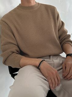 Caqui Casual Collar manga larga Lana Peinada Liso Pullovers Embellished Elástico Alto Outfits For Cold Weather Men, Mens Classy Streetwear, Loner Guy Aesthetic, Male Clothing Asthetics, Cottagecore Style Men, Plain Outfits Men, Tall Fashion Men, Church Clothes Men, Soft Autumn Outfits Men