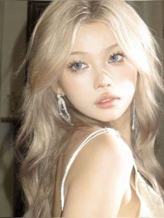 Blonde Korean Makeup, Makeup Ideas Blonde Hair Blue Eyes, Korean With Blonde Hair, Douyin Makeup Blonde Hair, Platinum Blonde Asian Hair, Platinum Blonde Face Claim, Korean Girl Blonde Hair, Blonde Ulzzang Girl, Blond Face Claims