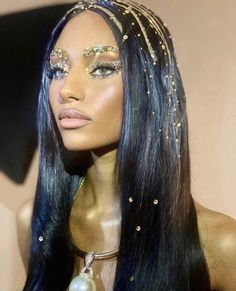 Sydney Harper, Goddess Halloween Costume, Cleopatra Halloween Costume, Egyptian Hairstyles, Goddess Halloween, Cleopatra Halloween, Egyptian Makeup, Goddess Makeup, Goddess Aesthetic