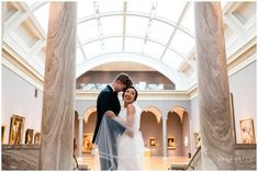 Modern Romantic Wedding at the Cleveland Museum of Art - Dragonfly Photography