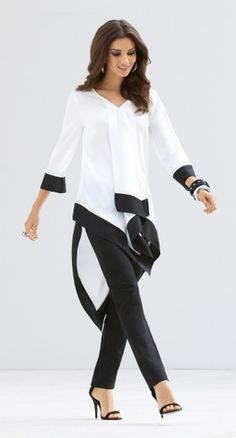 Minimalist Chic: Sublime in its simplicity, a cascading tunic is all about effortless glamour. *Style tip: Maximize the proportions with skinny pants. #DestinationFabulous #spring #BlackLabel #chicos Black And White Outfits, White Outfits For Women, Look Legging, Awesome Blouse, Outfits For Women, White Outfits, Elegant Outfit, White Mini Dress