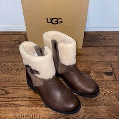 Ugg Women’s Elings Fashion Boot Size 9 Worn Very Little Waterproof Leather & Uggplush Wool & Fabric Upper Round Toe, Foam Footbed Inside Zipper Closure Approx. 3.5” Shaft Height Approx. 13.5” Calf Circumference 1.5” Block Heel Molded Rubber Sole Shoes Ugg, Wool Fabric, Womens Uggs, Ugg Shoes, Fashion Boots, Block Heels, Rubber Sole, Women Shoes, Zipper