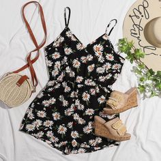 Short Jumpsuits For Women, Floral Cami, Traje Casual, Plus Size Jumpsuit, Floral Wraps, Feminine Look, Floral Romper