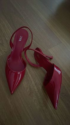 red zara shoes Hak Tinggi, Zara Heels, Fashion Shoes Heels, Cute Shoes Heels, Shoes Heels Classy, Heels Classy, Zara Shoes, Red Heels, Fancy Shoes