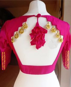 Latest Blouse Back Neck Designs, Normal Blouse, Brocade Blouse Designs, Netted Blouse Designs, Blouse Back Neck, Puri Recipes, Sari Design