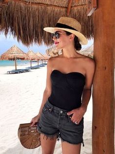 Chic Beach Outfit, Cancun Outfits, Pool Outfits, Pool Party Outfits, Swimsuit Season, Summer Vacation Outfits, Resort Outfit, Mode Boho, Mode Inspo