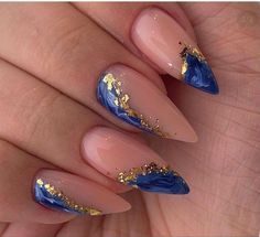 Agust Nails 2024, Nail Art Blue And Gold, Blue And Gold Nails Ideas, Blue Gold Nails Designs, Golden Flakes Nails, Chique Nails, Classy Acrylic Nails, Acrylic Nails Coffin Short, Beach Nails