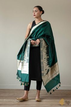 Cool Indian Outfits, Green Silk Dupatta, Green Traditional Outfit, Banarasi Dupatta Suits, Bottle Green Suit, Handloom Dupatta, Silk Salwar Suit