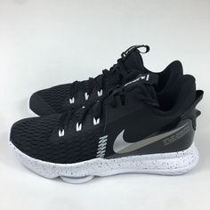 Casual Nike Black Basketball Shoes, Casual Black Fade-resistant Basketball Shoes, Black Fade-resistant Casual Basketball Shoes, Nike Free Run 2, Nike Air Max 2090, White Basketball Shoes, Mens Tennis Shoes, Nike Roshe Run, Nike Air Jordans