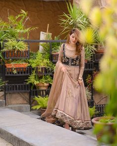 Pakistani Frocks, Good Makeup, Balochi Dress, Shadi Dresses, Women Dresses Classy, Casual Wear Dress