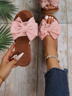 Rosa Preppy Collar   Liso Chanclas Embellished   Zapatos de Mujer Bow Decor, Bow Sandals, Girly Shoes, Cute Sandals, Fabulous Shoes, Womens Sandals Flat, Pretty Shoes