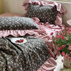 Spring Garden Ruffle Bedding Set Grunge Aesthetic Room, Dark Academia Room Decor, Ruffle Duvet Cover, Room Decor Grunge, Room Decor Dark, Twin Xl Duvet Covers, Spring Meadow, Shabby Chic Room, Vintage Room Decor