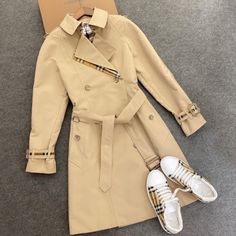 Iso This Coat! Don’t Purchase Thanks. Luxury Double-breasted Outerwear For Spring, Designer Gabardine Outerwear, Designer Gabardine Outerwear For Fall, Burberry Trench, Burberry Trench Coat, Burberry Jacket, Limited Time, Trench Coat, Burberry