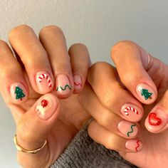 Christmas Simple Nails Short, Christmas Nails Men, Christmas Nails Short Simple, Short Nails Christmas, French Fade Nails, Christmas Tree Nail Art, Xmas Nail Art