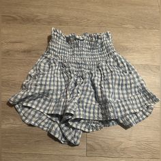 Sincerely Jules (Tj Maxx) Gingham Shorts Size: Small Color: Blue Gingham *Never Worn* *They Have Pockets* Casual Gingham Bottoms With Elastic Waistband, Plaid Cotton Shorts For Day Out, Plaid Beach Bottoms For Spring, Plaid Bottoms For Beach In Spring, Summer Gingham Bottoms With Pockets, Gingham Bottoms With Pockets For Summer, Gingham Cotton Shorts For Day Out, Summer Plaid Bottoms For Day Out, Cotton Gingham Shorts For Day Out