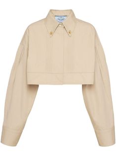 ecru cotton poplin texture triangle logo pleat detailing gold-tone buttons button-down collar concealed front button fastening drop shoulder long sleeves buttoned cuffs straight hem cropped Prada Clothes, Satin Jackets, Triangle Logo, Jacket Women, Cotton Jacket, Dolce & Gabbana, Wool Jacket, Crop Jacket, Classic Shirt