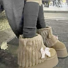 Legwarmers Outfit Ugg, Cute Boots From Amazon, Outfit With Heels, Cute Winter Boots, Funky Shoes, Shoe Inspo, New Rock