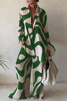 Cardigan Top Outfit, Top Spring Outfits, Mode Prints, Summer Prints Fashion, Wide Leg Pant Suit, Leg Pants Outfit, Gilet Long, Shirt Pant Set, Neue Outfits