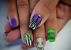 Bettle Juice Nail Ideas, Beetlejuice Nails Short, Beetlejuice Nail Designs, Glitzy Nails, Ongles Halloween, Beetlejuice Nails, Violet Nails, Holloween Nails, Witchy Nails