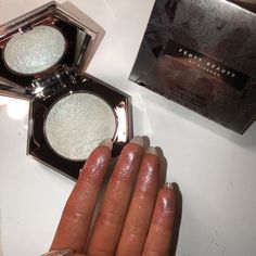 Fenty Diamond Highlighter, Fenty Diamond, Fenty Highlighter, Fenty Beauty Highlighter, Rihanna Aesthetic, Diamond Veil, Aesthetic Cosmetics, Wishlist Christmas, Expensive Makeup