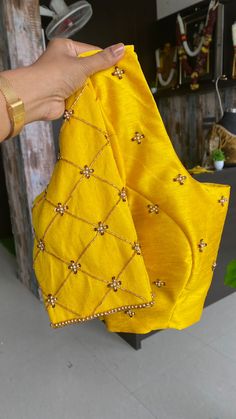 Hand Work On Sleeves, Light Embroidery Designs For Blouse, Silk Blouse Embroidery Designs, Yellow Colour Blouse Designs, Thread Work Blouse Designs Embroidery, Saree Blouse Maggam Work, Thread Work Blouse Designs, Bead Work Blouse, Aari Work Saree